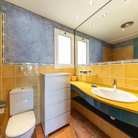 Apartment, 200m From Riells